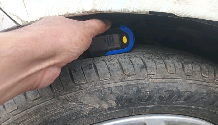 2013 Hyundai i10 ERA 1.1, Petrol, Manual, 61,494 km, tyre