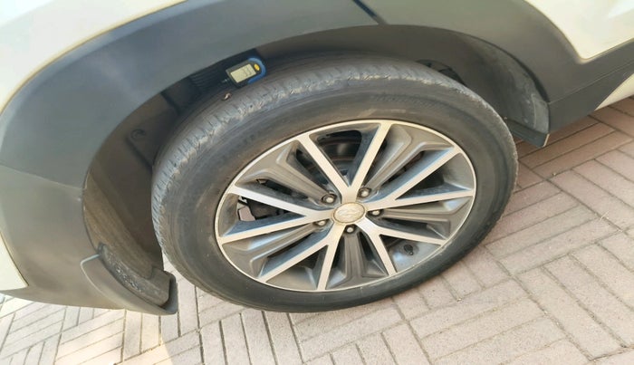 2018 Hyundai Tucson 2WD AT GL DIESEL
, Diesel, Automatic, 1,14,653 km, tyre