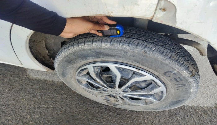 2016 Datsun Redi Go S, Petrol, Manual, 74,608 km, tyre