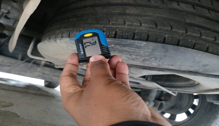 2019 Nissan Kicks XV PREMIUM O DUAL TONE DIESEL, Diesel, Manual, 1,00,908 km, tyre