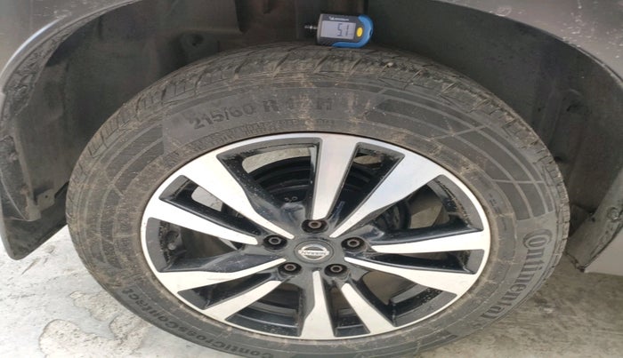 2019 Nissan Kicks XV PREMIUM O DUAL TONE DIESEL, Diesel, Manual, 1,00,908 km, tyre