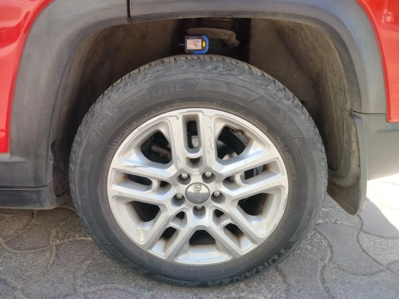 2018 Jeep Compass LIMITED 2.0 DIESEL, Diesel, Manual, 1,07,928 km, tyre