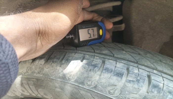 2021 Renault Kwid CLIMBER 1.0 (O), Petrol, Manual, 5,283 km, tyre