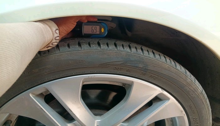 2011 Mercedes Benz C Class 200 CGI AVANTGARDE, Petrol, Automatic, 36,998 km, tyre