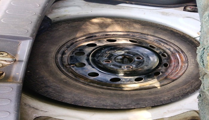 2015 Maruti Ritz VDI, Diesel, Manual, 1,11,058 km, tyre