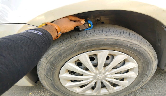 2017 Maruti Swift Dzire VXI, Petrol, Manual, 1,24,612 km, tyre