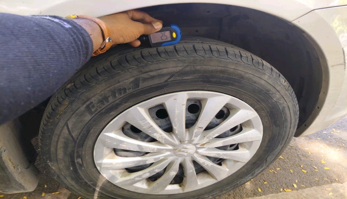 2017 Maruti Swift Dzire VXI, Petrol, Manual, 1,24,612 km, tyre