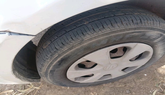 2016 Maruti Swift Dzire VXI, CNG, Manual, 1,59,042 km, tyre