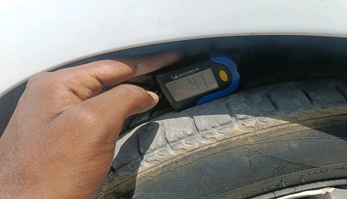 2016 Ford New Figo TREND 1.5L DIESEL, Diesel, Manual, 1,63,507 km, tyre