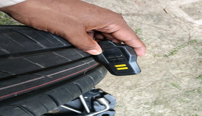 2022 Tata PUNCH CREATIVE  MT, Petrol, Manual, 88,785 km, tyre