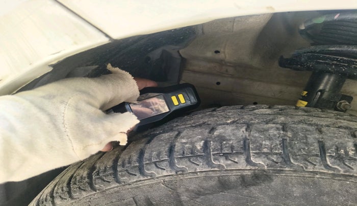 2015 Maruti Swift VXI, Petrol, Manual, 93,772 km, tyre