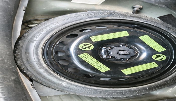 2011 Audi A4 2.0 TDI, Diesel, Automatic, 1,10,129 km, tyre