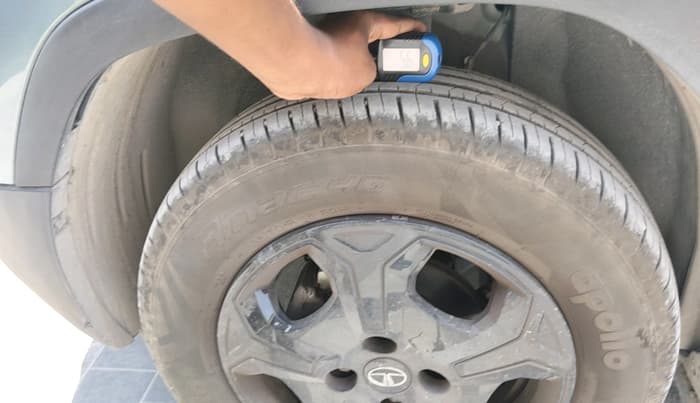 2023 Tata PUNCH ACCOMPLISHED AMT, Petrol, Automatic, 14,598 km, tyre