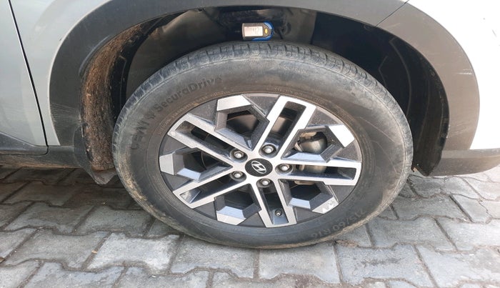 2022 Hyundai VENUE SX 1.2 PETROL, Petrol, Manual, 49,522 km, tyre