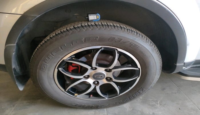 2015 Mahindra XUV500 W6, Diesel, Manual, 92,873 km, tyre