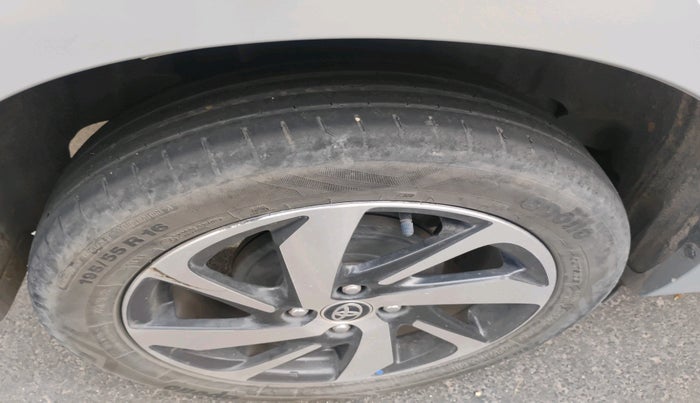 2023 Toyota Glanza V AMT, Petrol, Automatic, 65,796 km, tyre