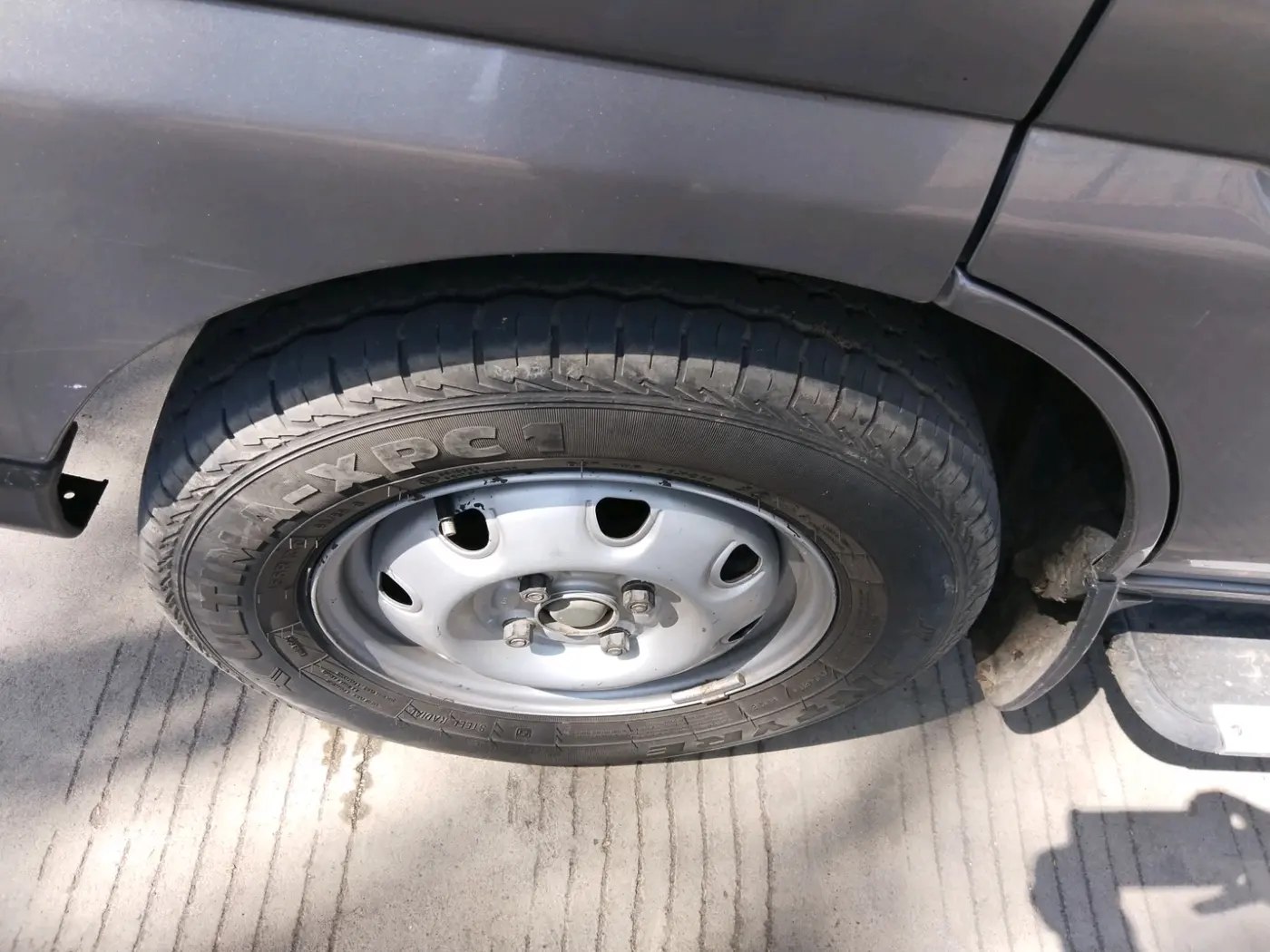 2022 Maruti Eeco 5 STR AC (O), CNG, Manual, 62,706 km, tyre