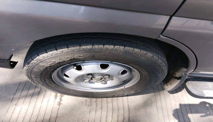 2022 Maruti Eeco 5 STR AC (O), CNG, Manual, 62,706 km, tyre