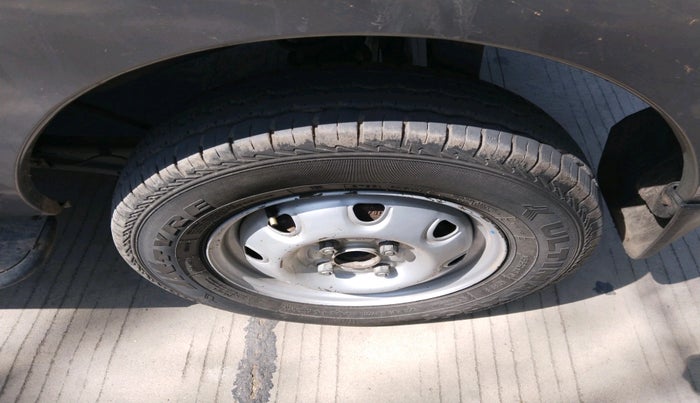 2022 Maruti Eeco 5 STR AC (O), CNG, Manual, 62,706 km, tyre