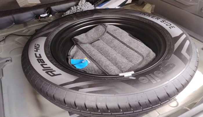 2024 Hyundai Creta E 1.5 PETROL, Petrol, Manual, 13,832 km, tyre