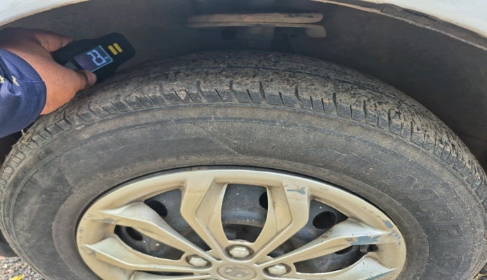 2015 Maruti Swift Dzire TOUR DIESEL, Diesel, Manual, 1,02,086 km, tyre