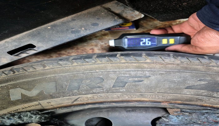 2015 Maruti Swift Dzire TOUR DIESEL, Diesel, Manual, 1,02,086 km, tyre