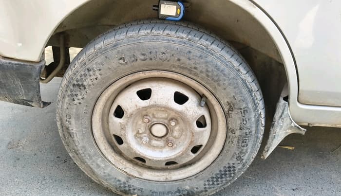 2011 Maruti Eeco 7 STR, CNG, Manual, 59,364 km, tyre