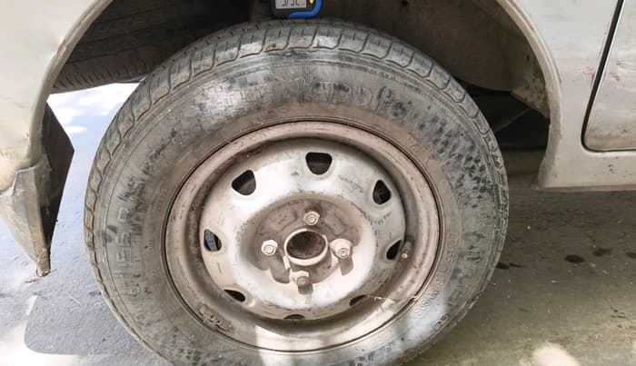 2011 Maruti Eeco 7 STR, CNG, Manual, 59,364 km, tyre