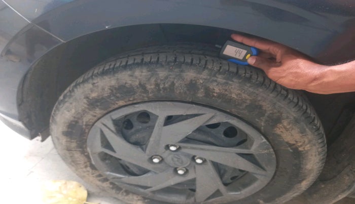 2023 Hyundai NEW I20 MAGNA 1.2 MT, Petrol, Manual, 30,074 km, tyre