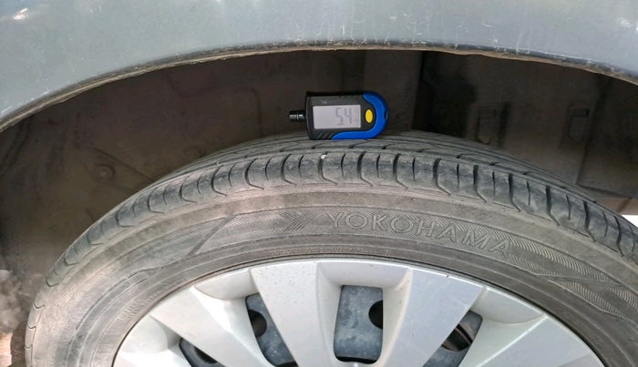 2014 Toyota Etios G, Petrol, Manual, 1,48,003 km, tyre