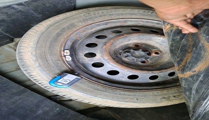 2014 Toyota Etios G, Petrol, Manual, 1,48,003 km, tyre