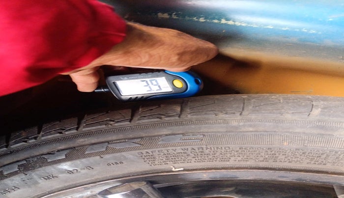 2012 Ford Figo ZXI 1.4 DIESEL, Diesel, Manual, 1,02,880 km, tyre