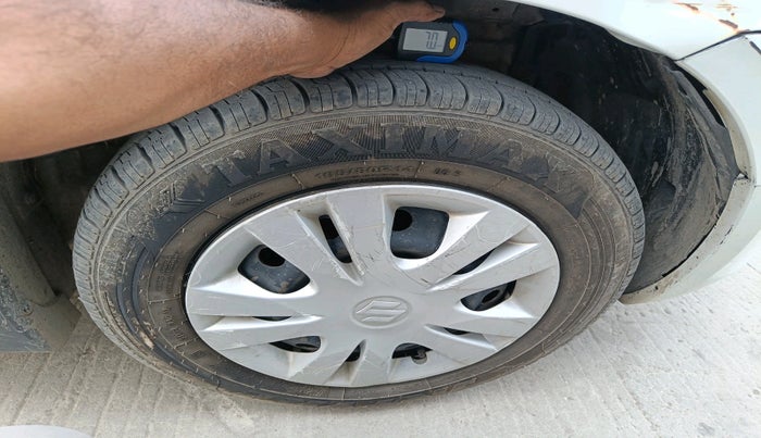 2015 Maruti Swift VXI, Petrol, Manual, 1,24,377 km, tyre