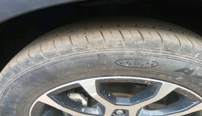 2022 Maruti XL6 ALPHA PLUS AT, Petrol, Automatic, 38,104 km, tyre