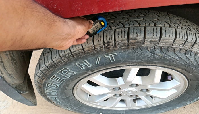 2016 Mahindra TUV300 T8, Diesel, Manual, 91,009 km, tyre