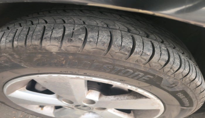 2016 Skoda Rapid AMBITION 1.5 TDI, Diesel, Manual, 2,45,590 km, tyre