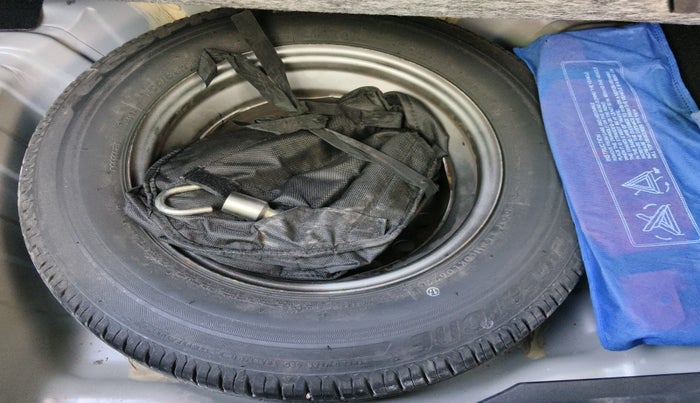 2022 Tata ALTROZ XT PETROL, Petrol, Manual, 33,548 km, tyre