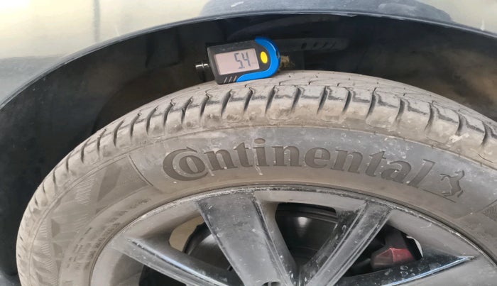 2016 Volkswagen Vento HIGHLINE PETROL AT, Petrol, Automatic, 48,347 km, tyre