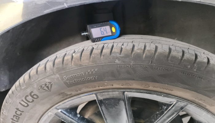 2016 Volkswagen Vento HIGHLINE PETROL AT, Petrol, Automatic, 48,347 km, tyre