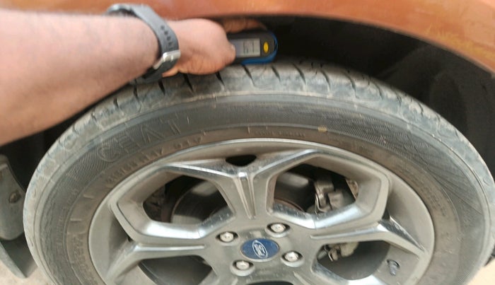 2018 Ford Ecosport TITANIUM 1.5L SPORTS(SUNROOF) DIESEL, Diesel, Manual, 76,665 km, tyre