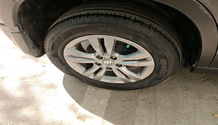 2016 Maruti Vitara Brezza ZDI PLUS, Diesel, Manual, 1,58,888 km, tyre