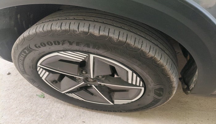 2024 Tata NEXON CREATIVE PLUS S 1.2 REVOTRON 6 MT, Petrol, Manual, 62,073 km, tyre