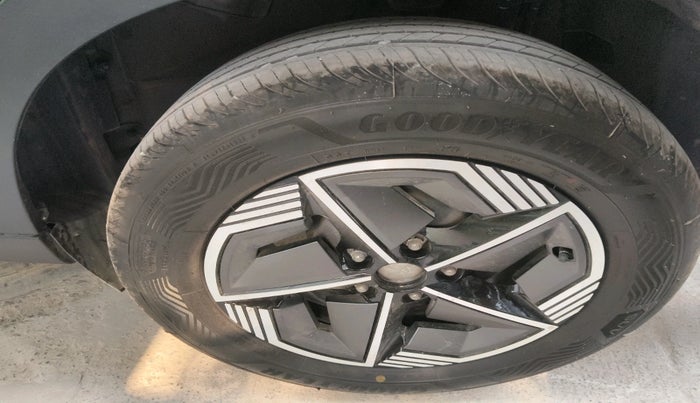 2024 Tata NEXON CREATIVE PLUS S 1.2 REVOTRON 6 MT, Petrol, Manual, 62,073 km, tyre