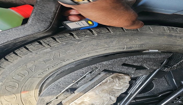 2020 Skoda Rapid AMBITION AT TSI, Petrol, Automatic, 1,25,541 km, tyre