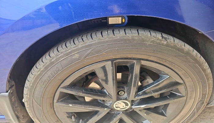 2020 Skoda Rapid AMBITION AT TSI, Petrol, Automatic, 1,25,541 km, tyre