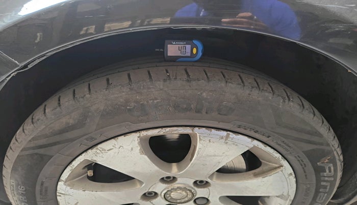 2011 Skoda Superb ELEGANCE 2.0 TDI CR AT, Diesel, Automatic, 1,35,174 km, tyre