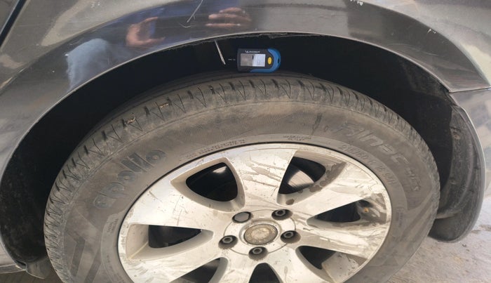 2011 Skoda Superb ELEGANCE 2.0 TDI CR AT, Diesel, Automatic, 1,35,174 km, tyre