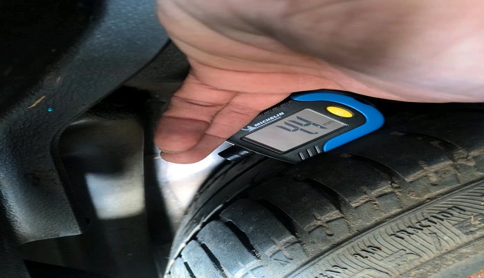 2011 Skoda Superb ELEGANCE 2.0 TDI CR AT, Diesel, Automatic, 1,35,174 km, tyre