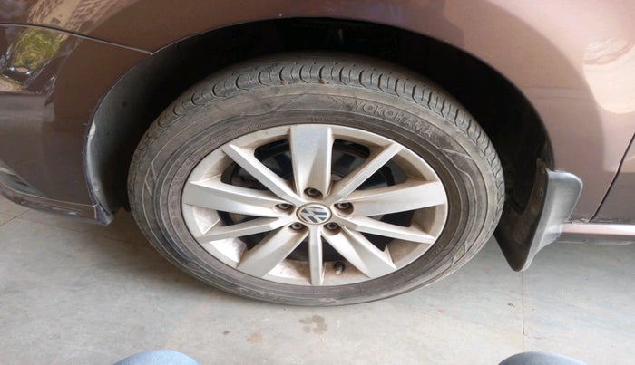 2016 Volkswagen Ameo HIGHLINE1.2L, Petrol, Manual, 51,995 km, tyre