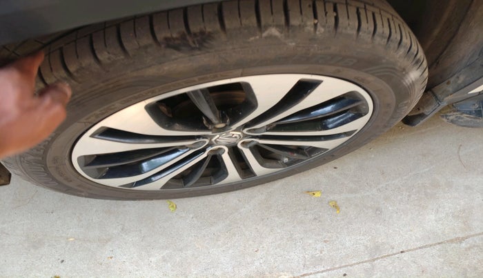 2022 MG HECTOR PLUS SHARP 2.0 DIESEL TURBO MT 6-STR, Diesel, Manual, 81,759 km, tyre